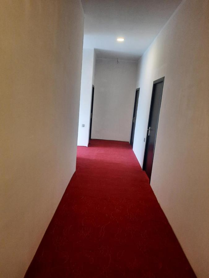 Hostel One لنكران المظهر الخارجي الصورة